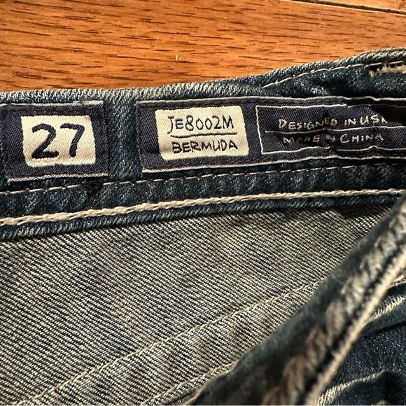 Miss Me Embellished Distressed Bermuda Shorts Size 27 Style #JE8002M - Picture 8 of 11